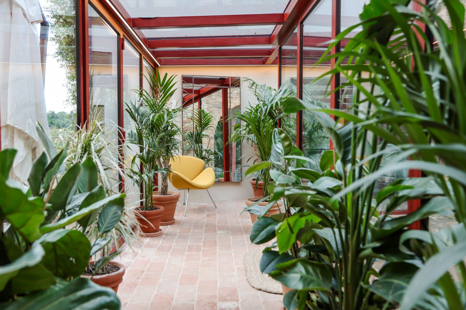 villa-il-santo-tuscany-glass-walkway