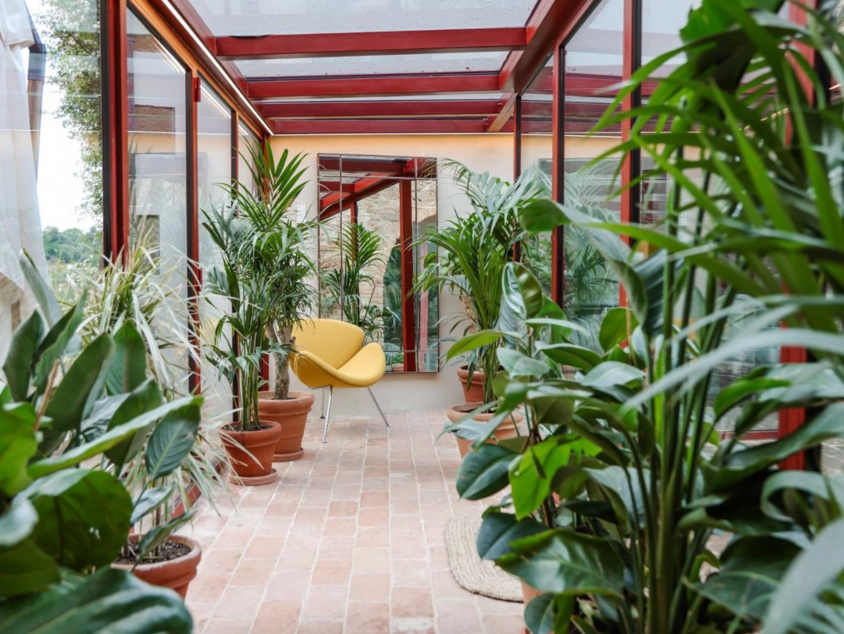 villa-il-santo-tuscany-glass-walkway