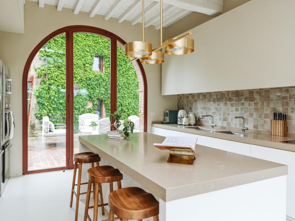 villa-il-santo-tuscany-kitchen-1