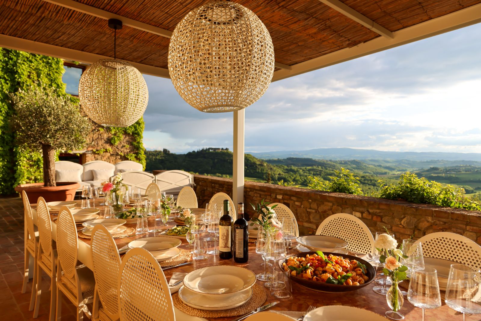 villa-il-santo-tuscany-outdoor-dining
