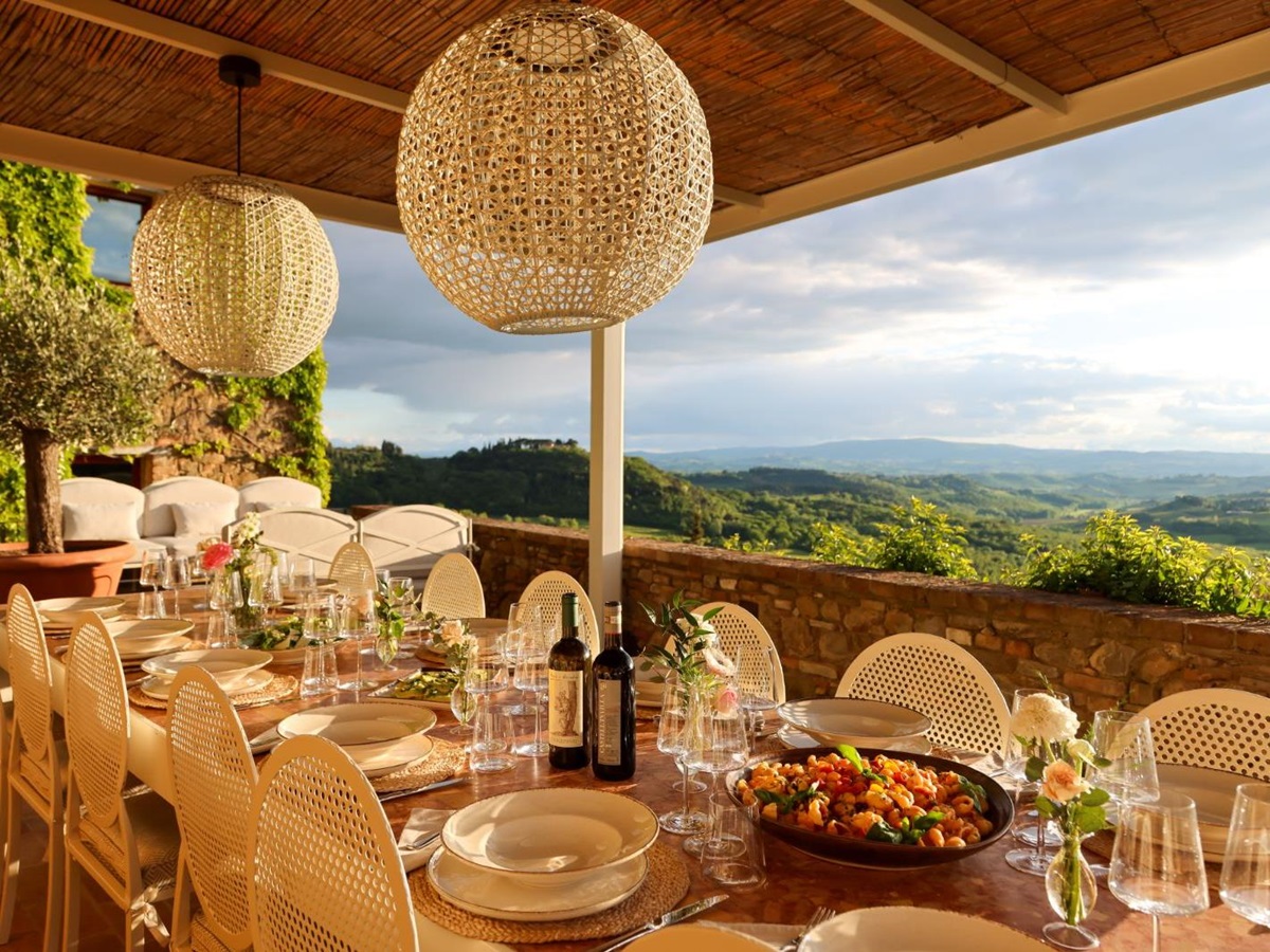 villa-il-santo-tuscany-outdoor-dining