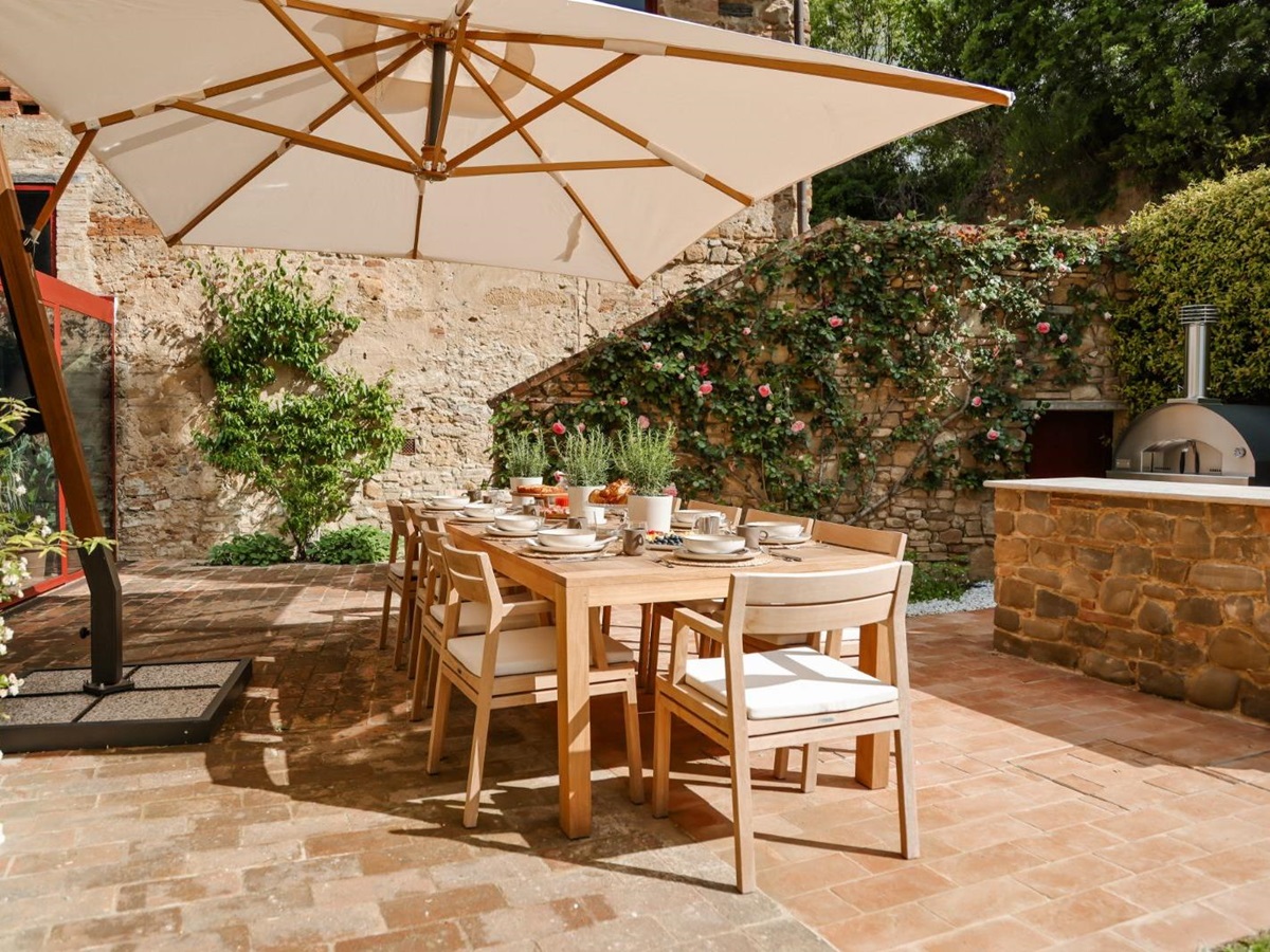 villa-il-santo-tuscany-outdoor-kitchen