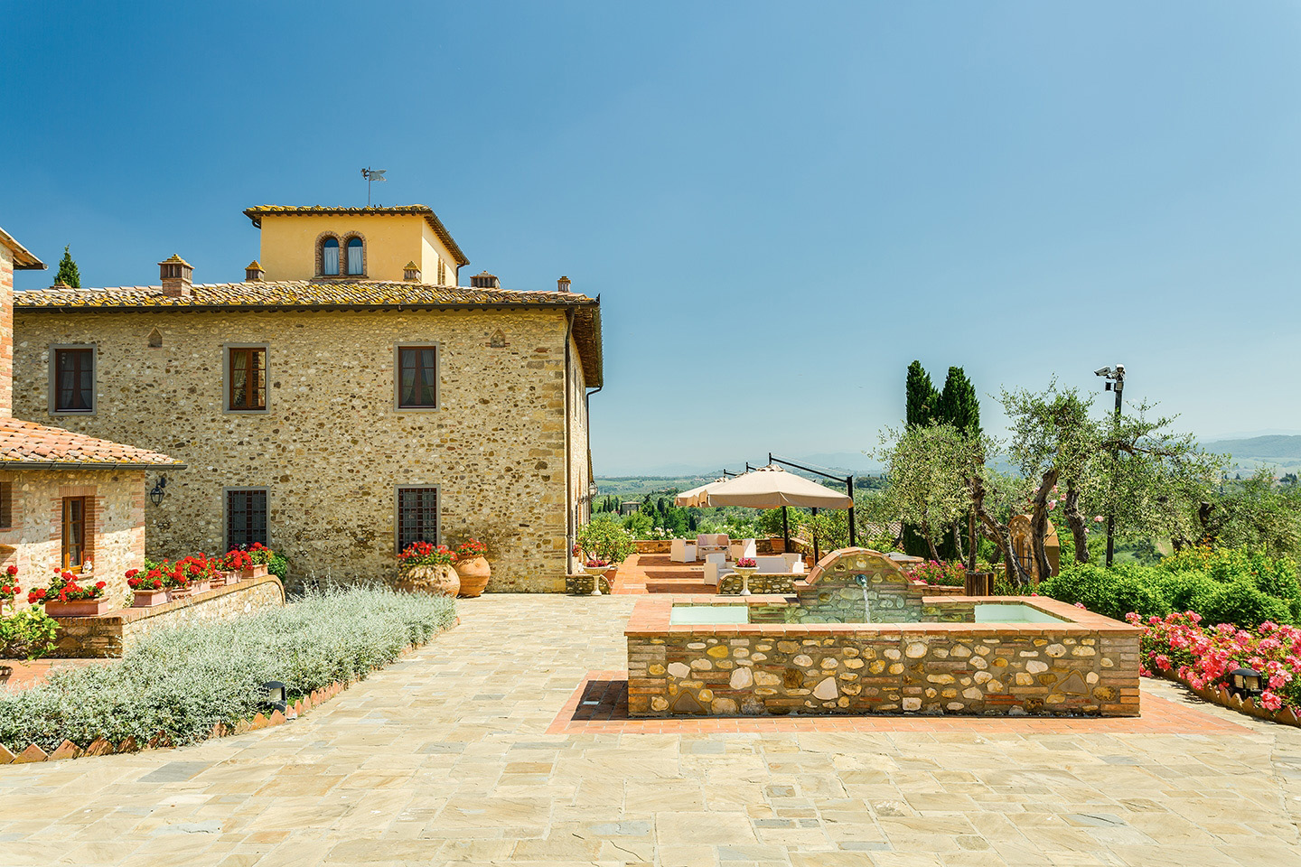 Outdoor patio terrace at Villa Il Sole in Tuscany