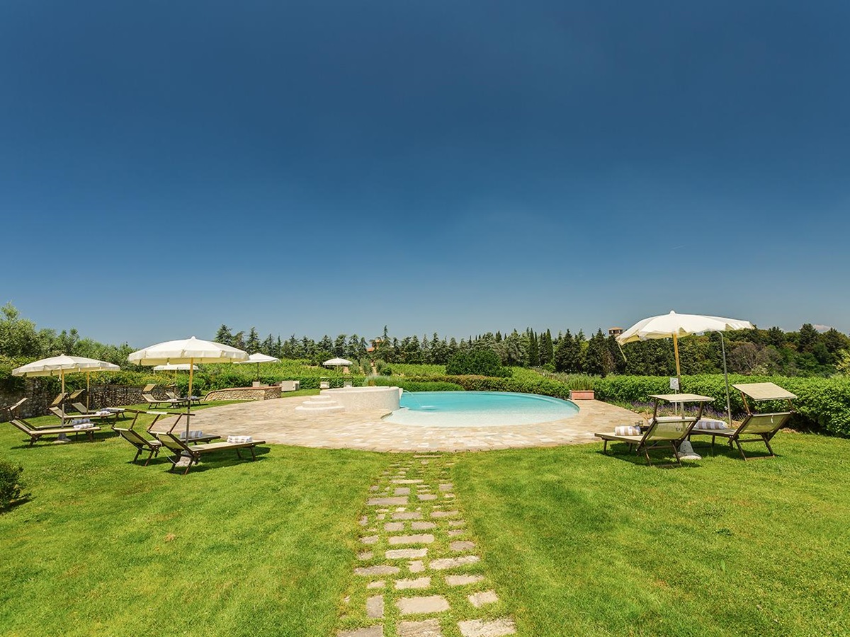 swimming pool of Villa Il Sole, Tuscany