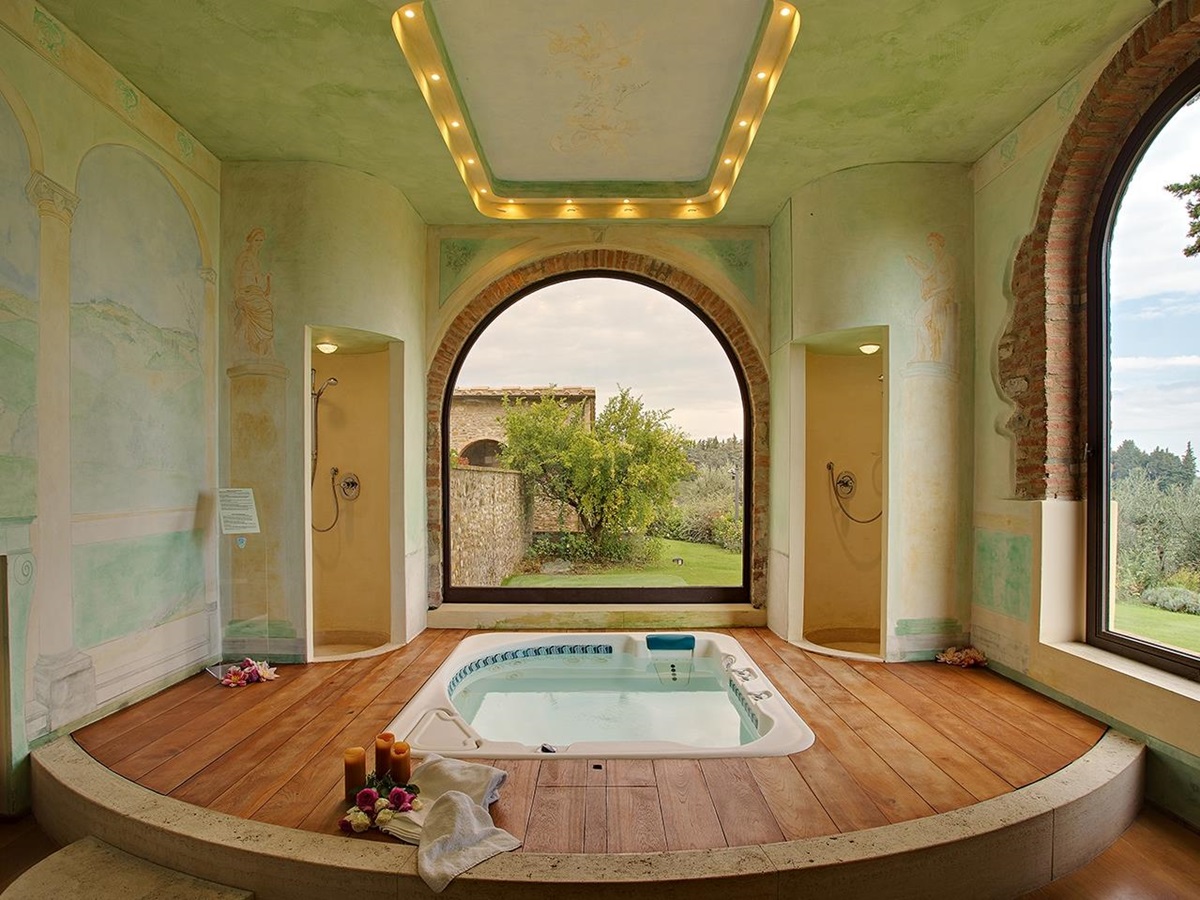 Jacuzi in Villa Il Sole, Tuscany