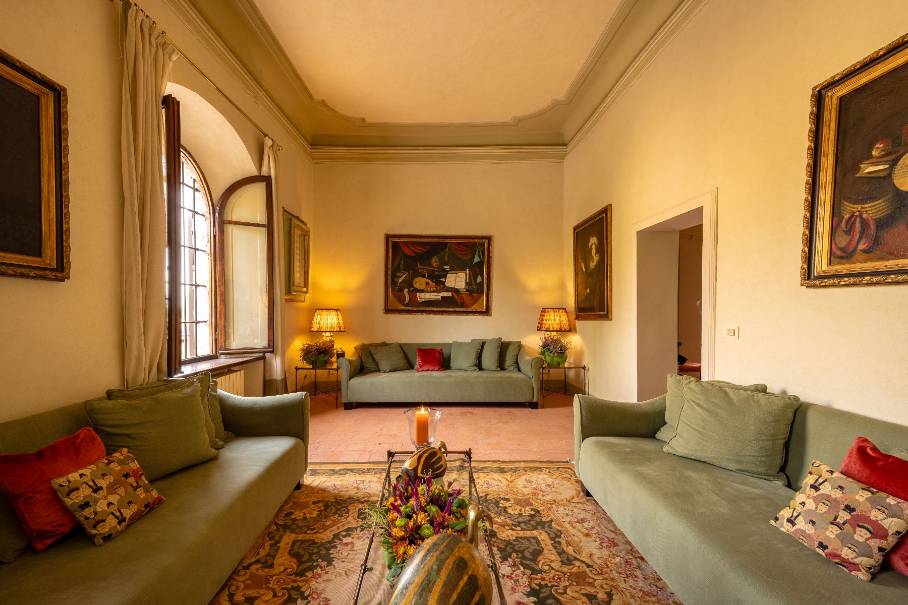 Living room at Villa Isabella, Tuscany