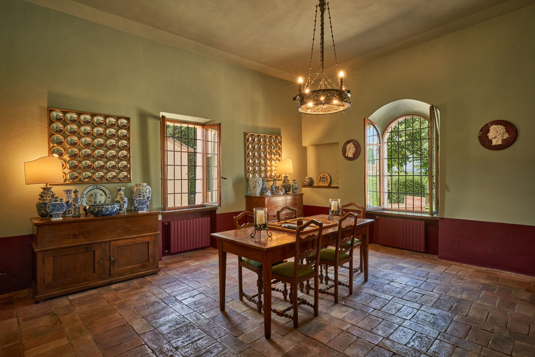 Dining room at Villa Isabella, Tuscany