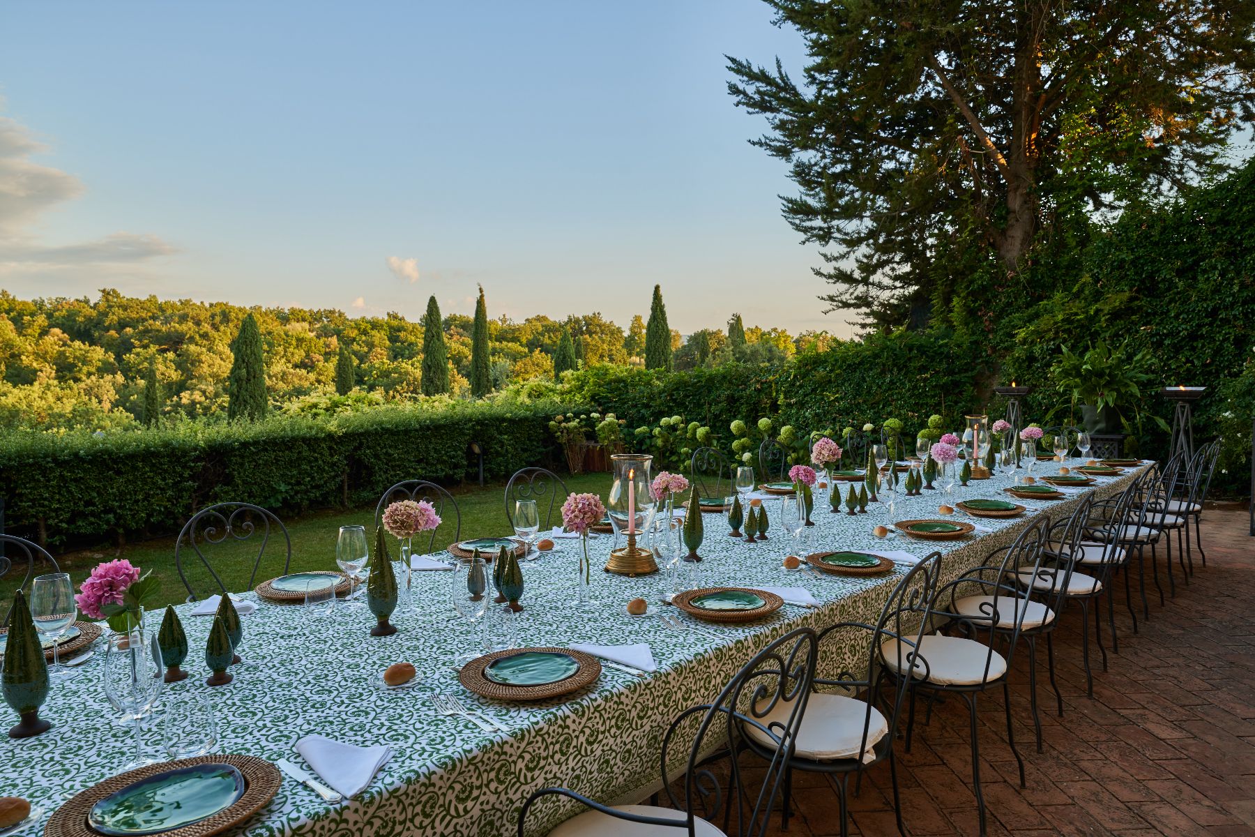 Outdoor dining at Villa Isabella in Tuscany, Italy