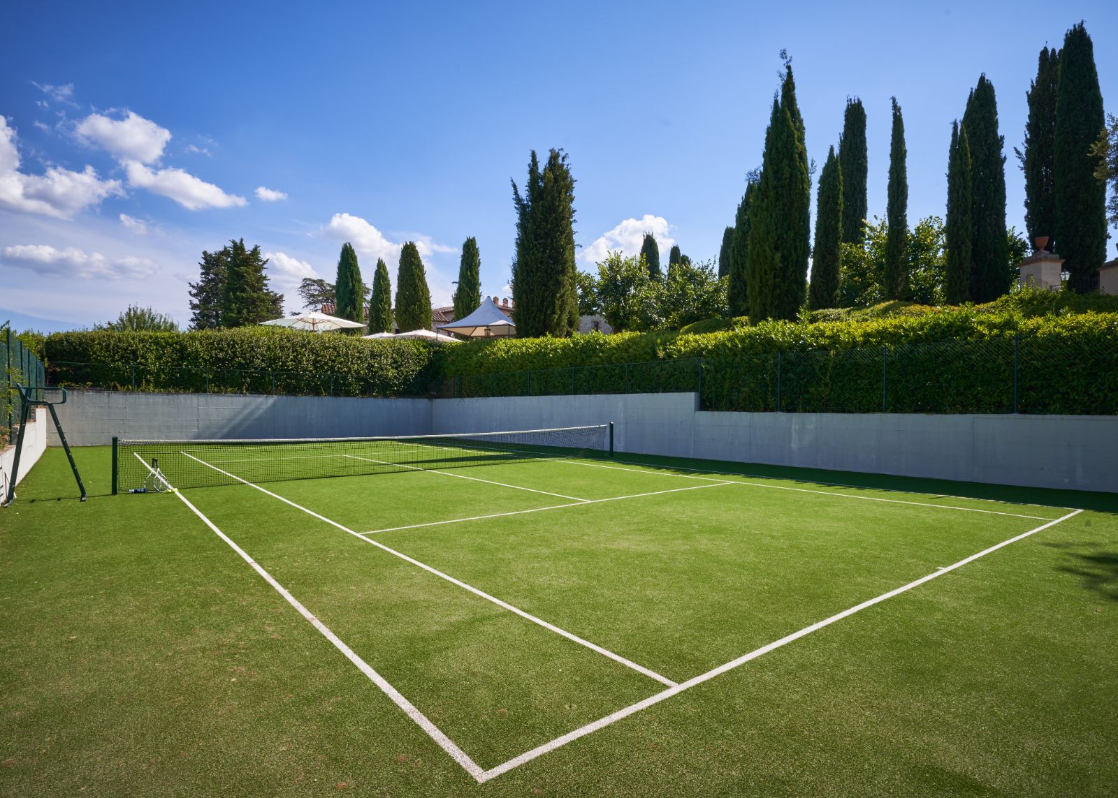 Private tennis court at Villa Isabella Tuscany