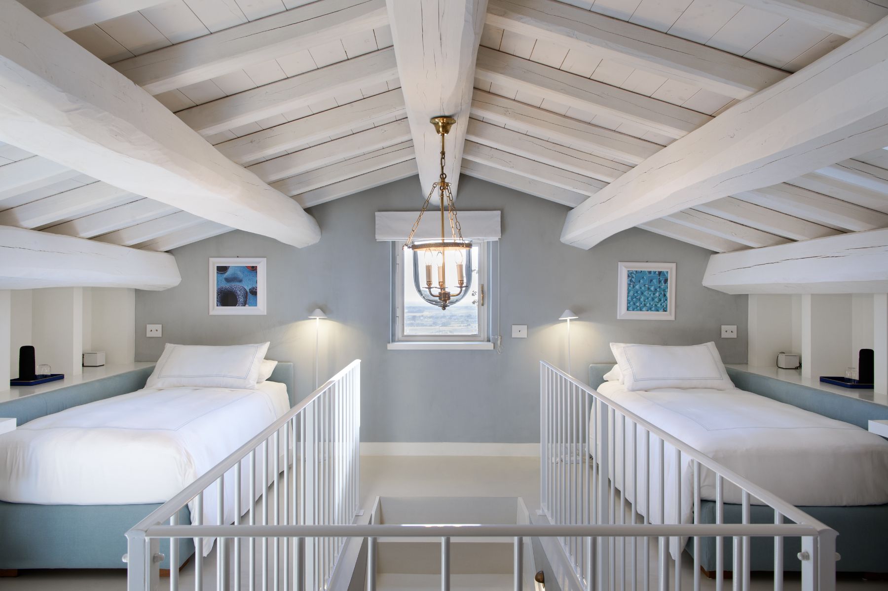 Twin Bedroom at Villa Jacaranda in Tuscany 