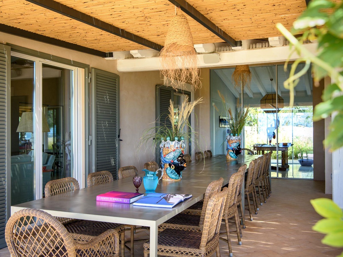 Garden Table at Villa Jacaranda in Tuscany