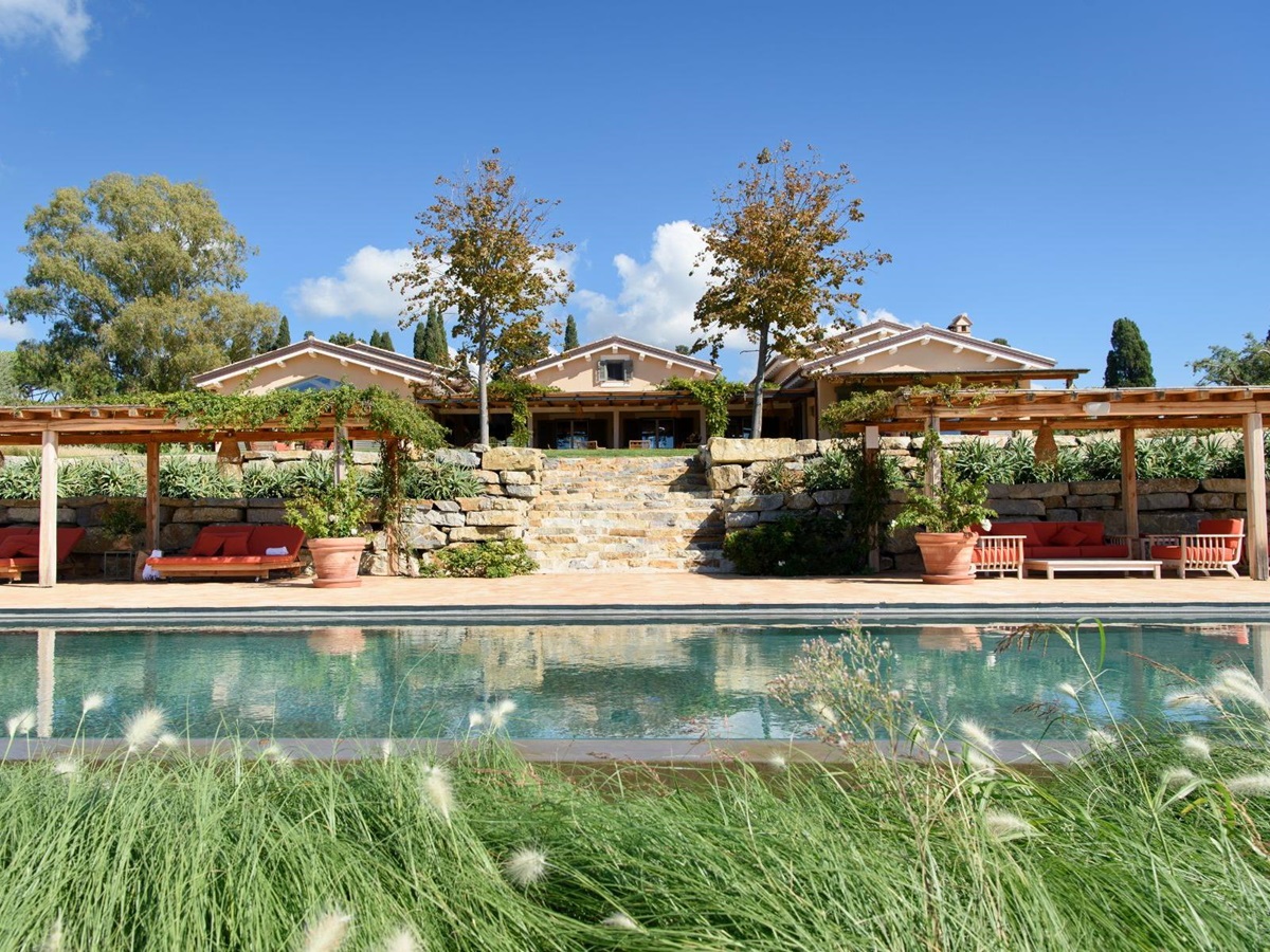 Pool and Villa at Villa Jacaranda in Tuscany