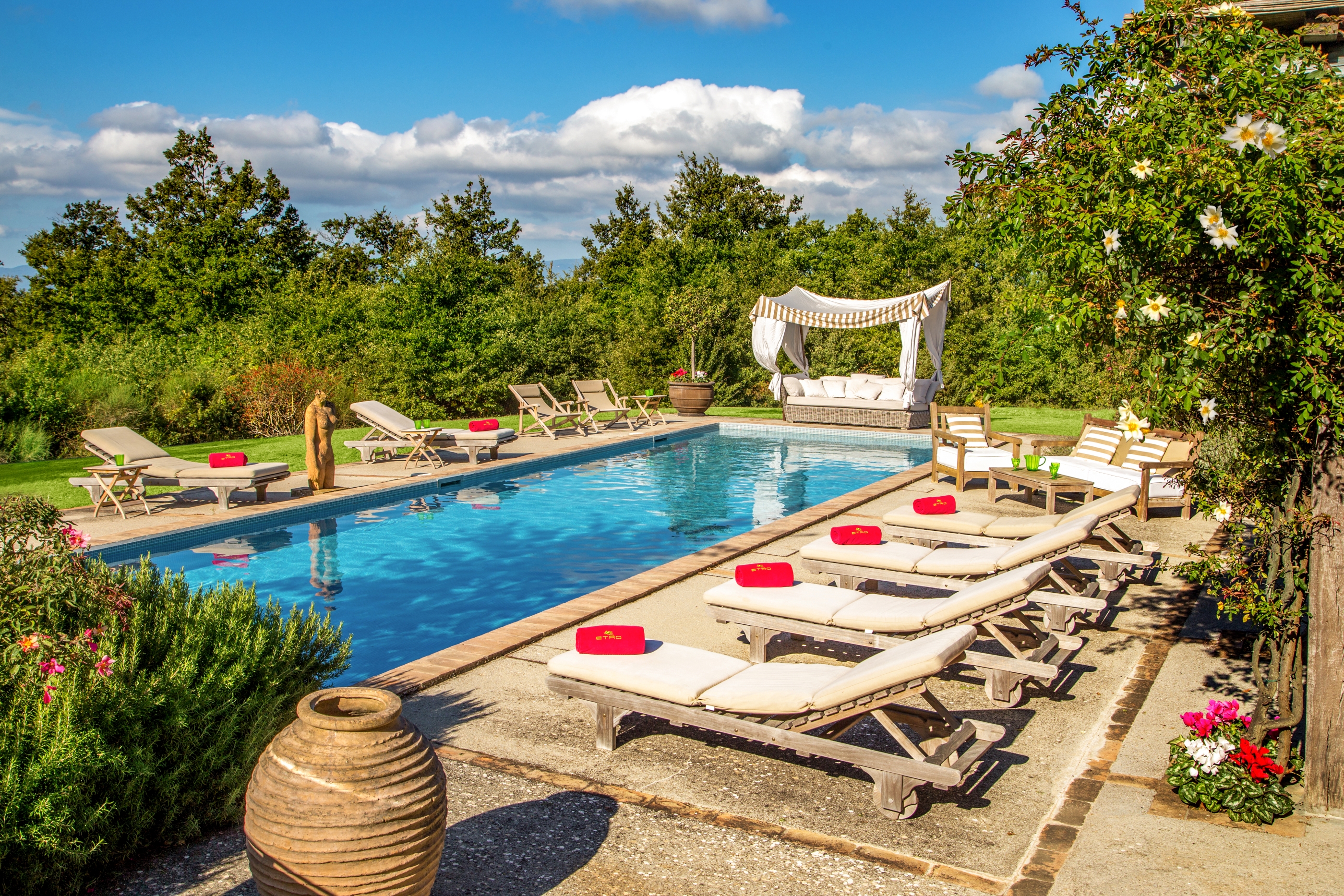 Swimming pool of Villa Kalani, Tuscany
