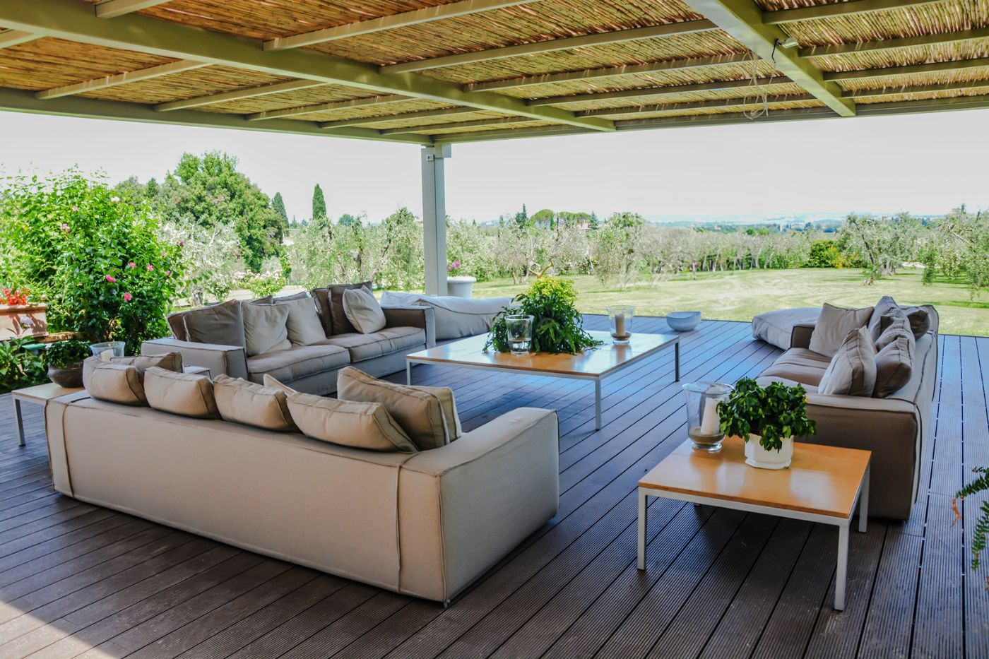 The exterior deck of Villa La Castellana