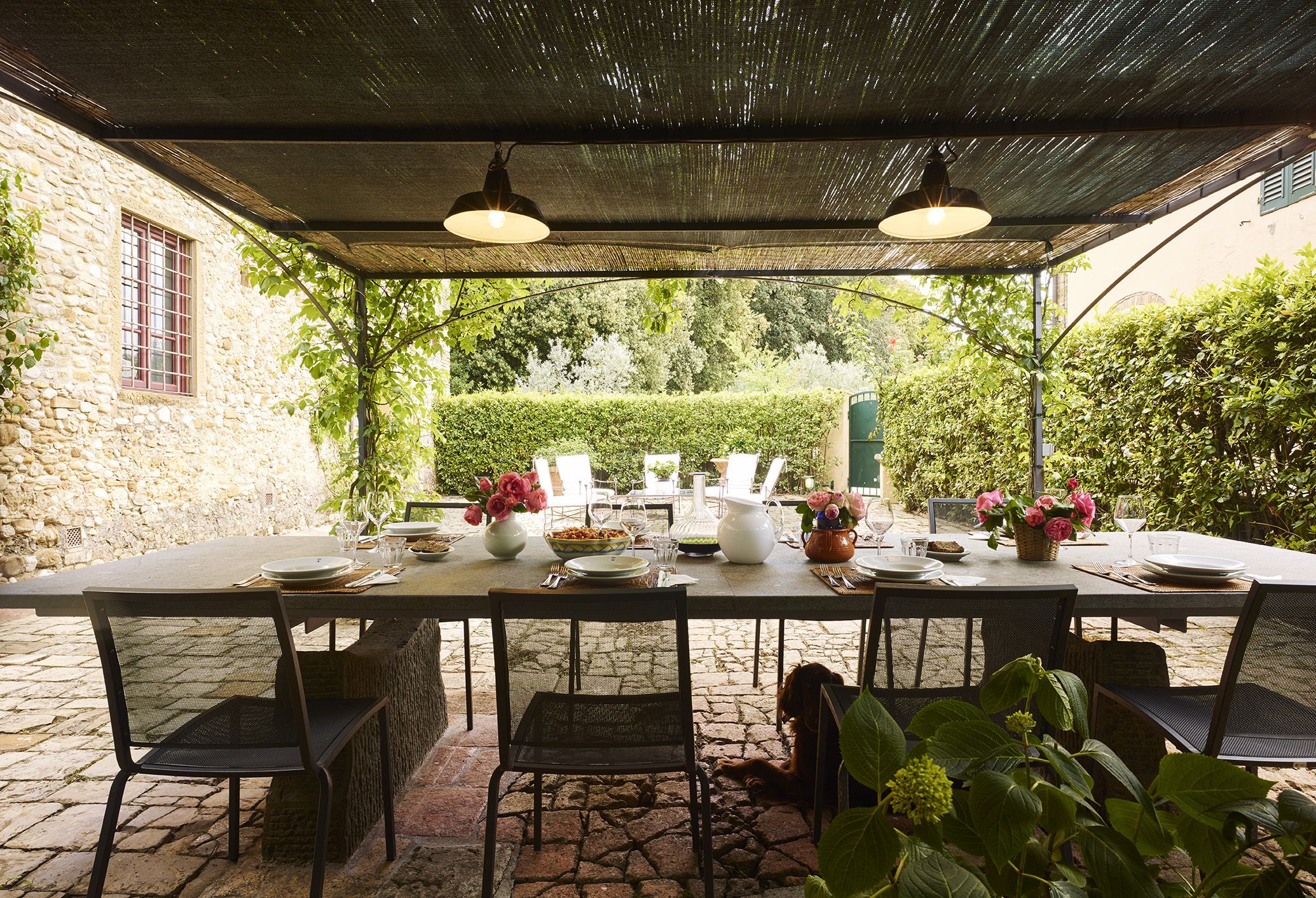 OUtdoor dining terrace of Villa la Castellana, Tuscany