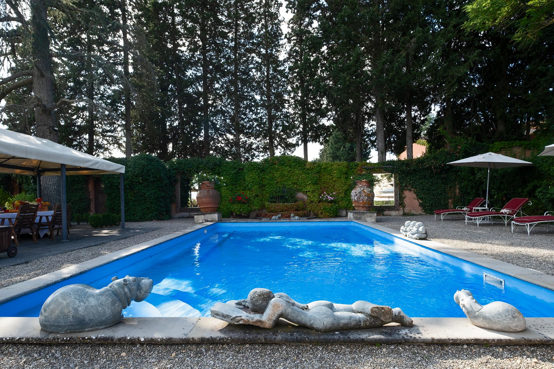 Outdoor pool at Villa Machiavelli in Tuscany