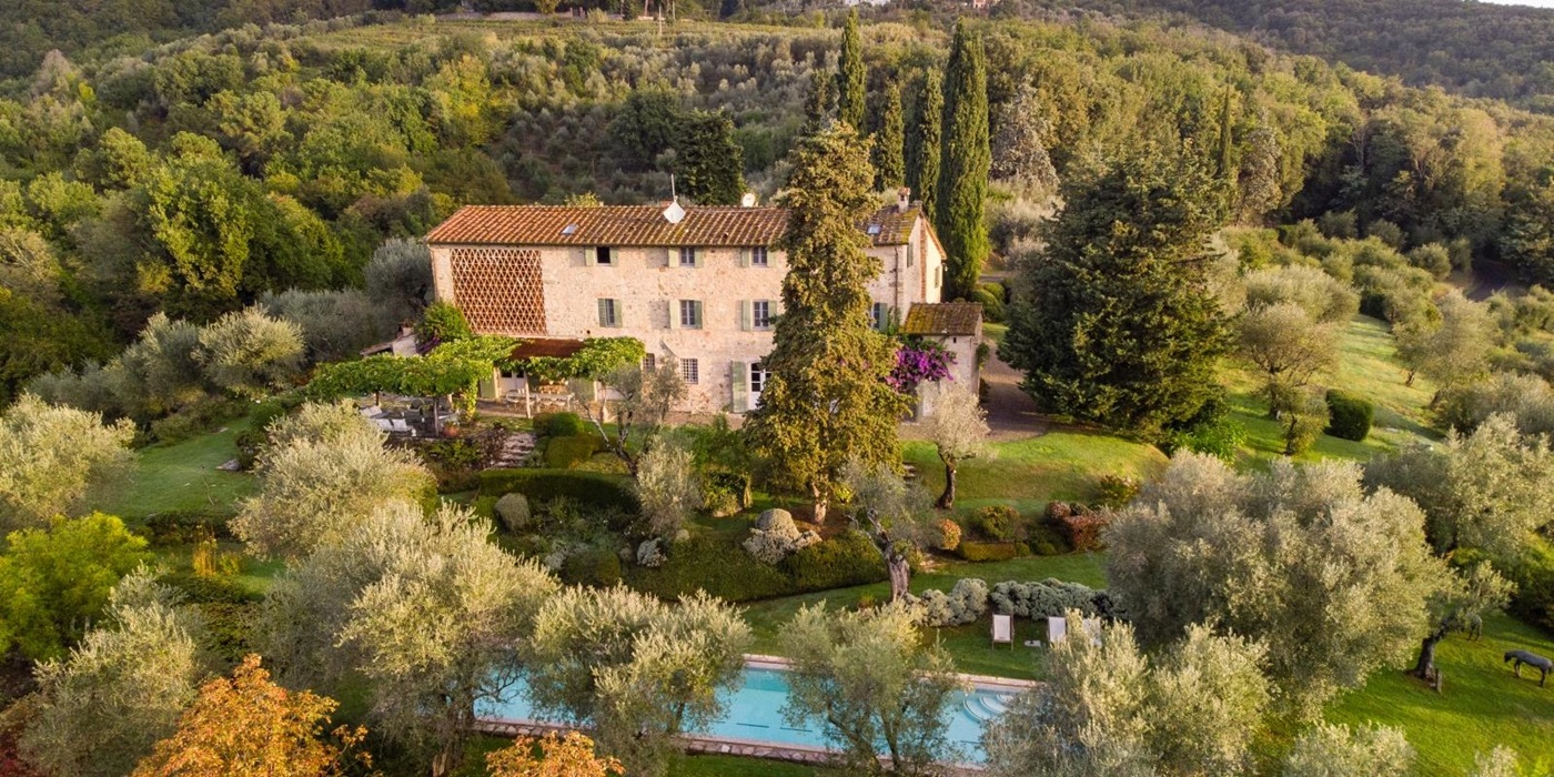 Aerial view of Villa Ortensia and its grounds in Tuscany Italy