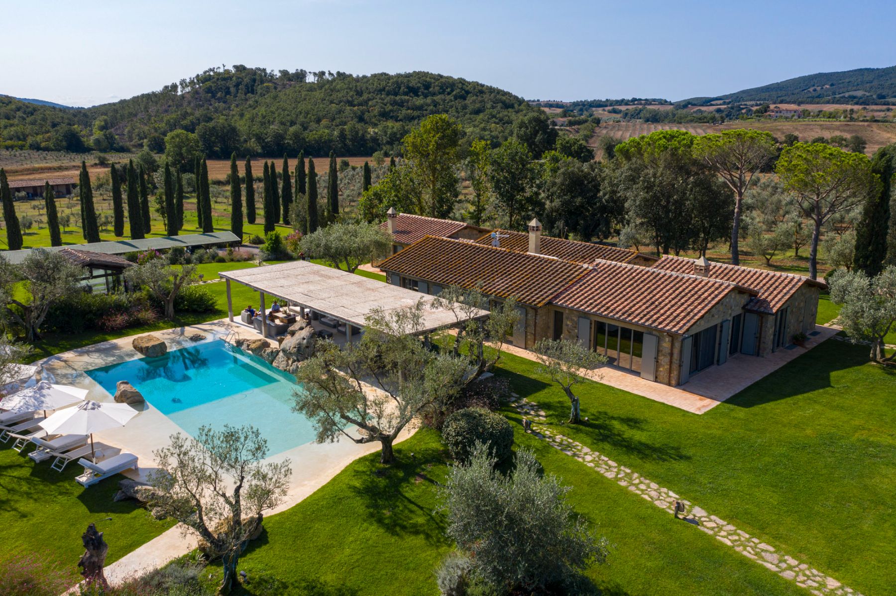 Close up aerial view of Villa Pacetezza in Tuscany