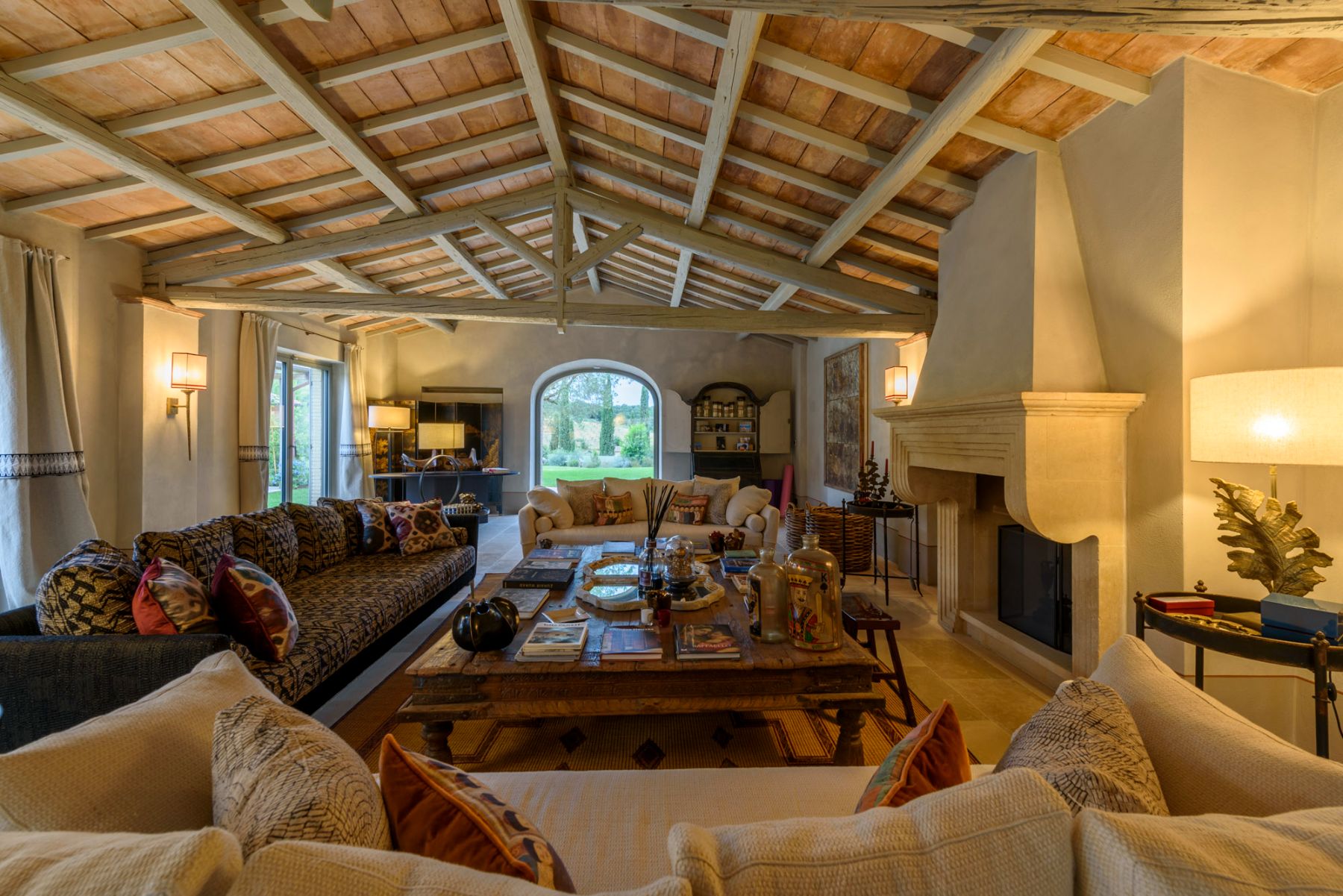 Lounge area at Villa Pacetezza in Tuscany