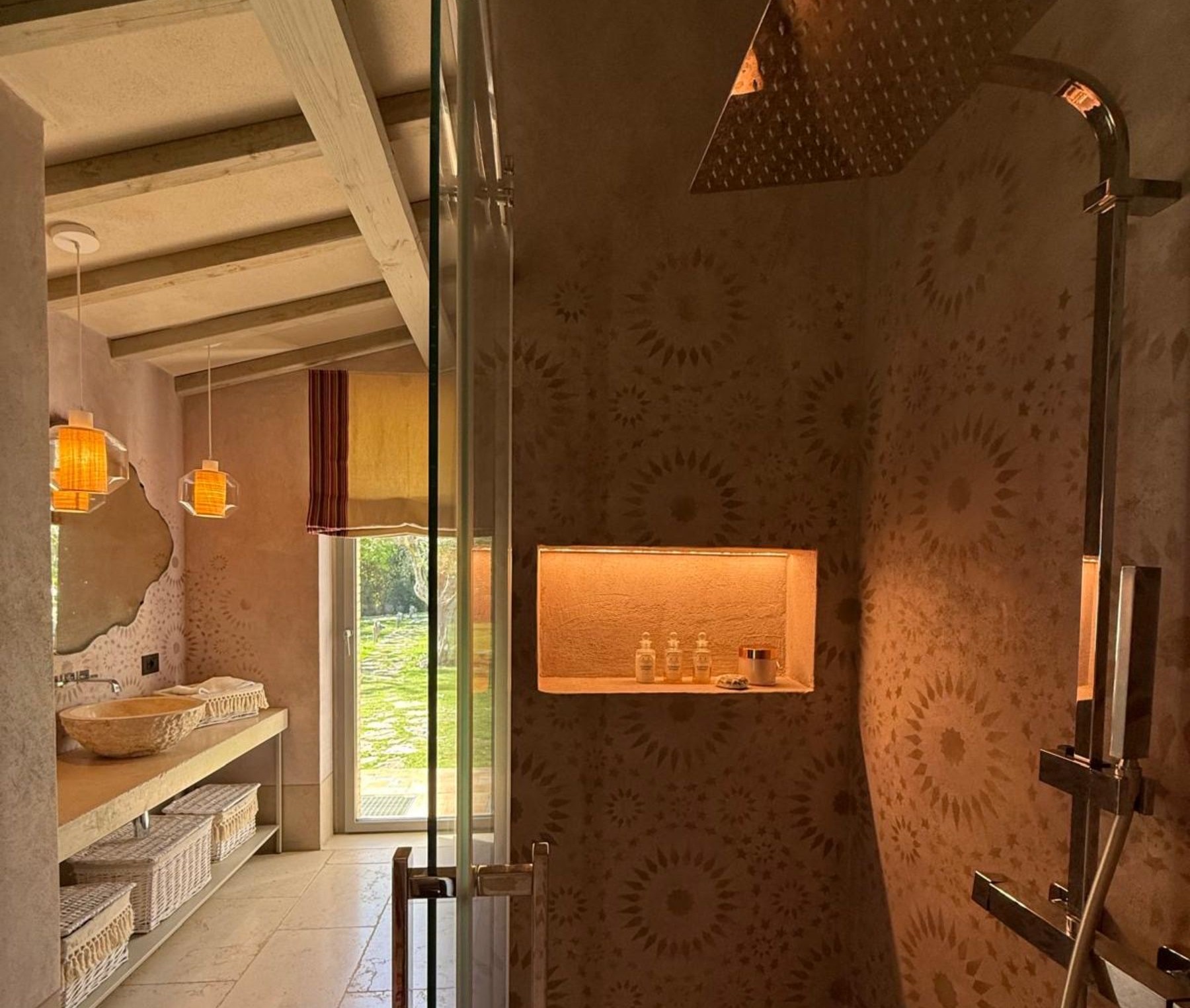 Shower room at Villa Pacetezza in Tuscany