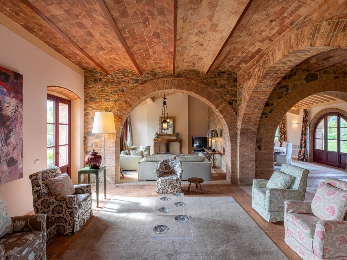 Saloon at Villa Papavero in Tuscany Italy