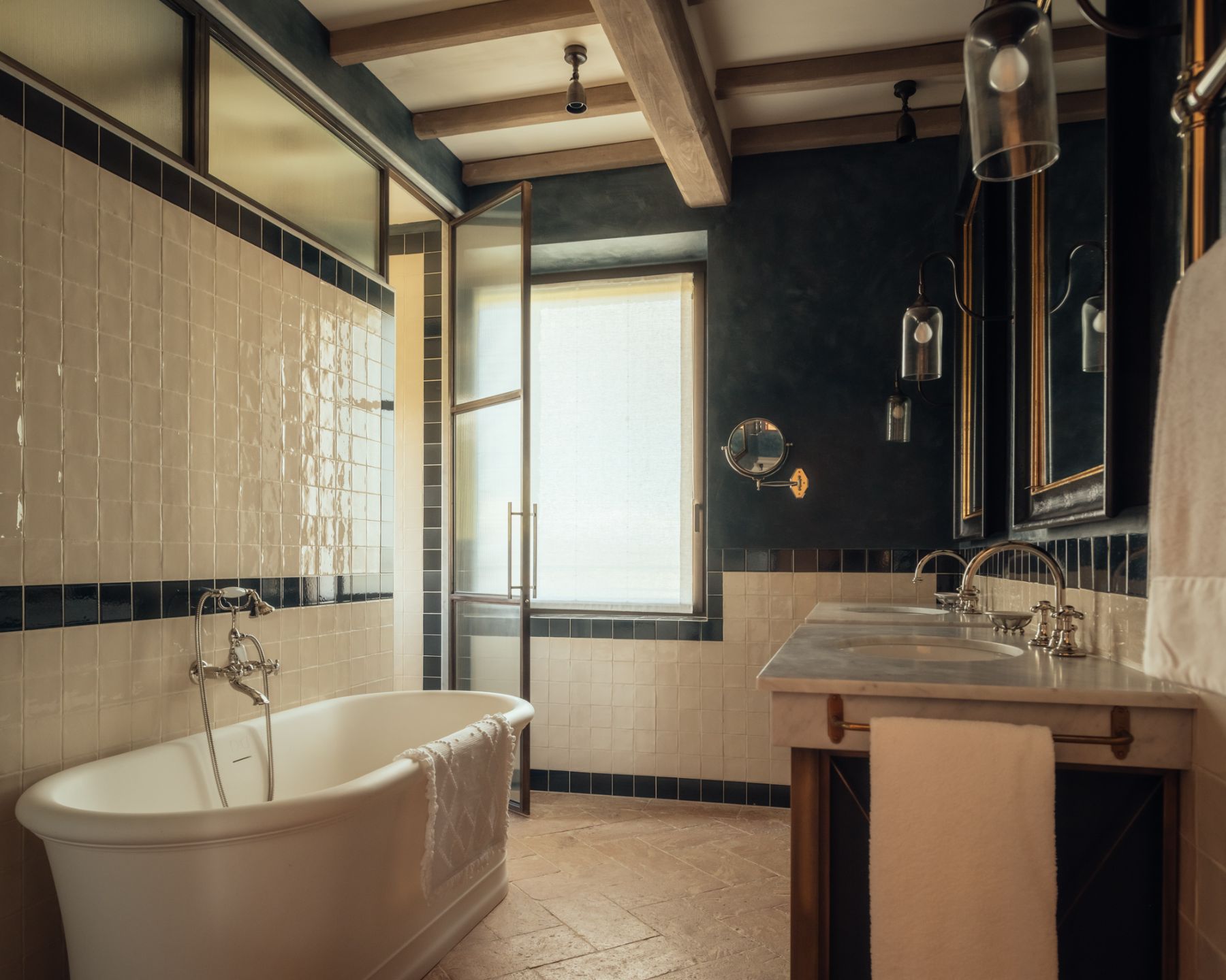 Black and white bathroom at Villa Roccamare in Tuscany