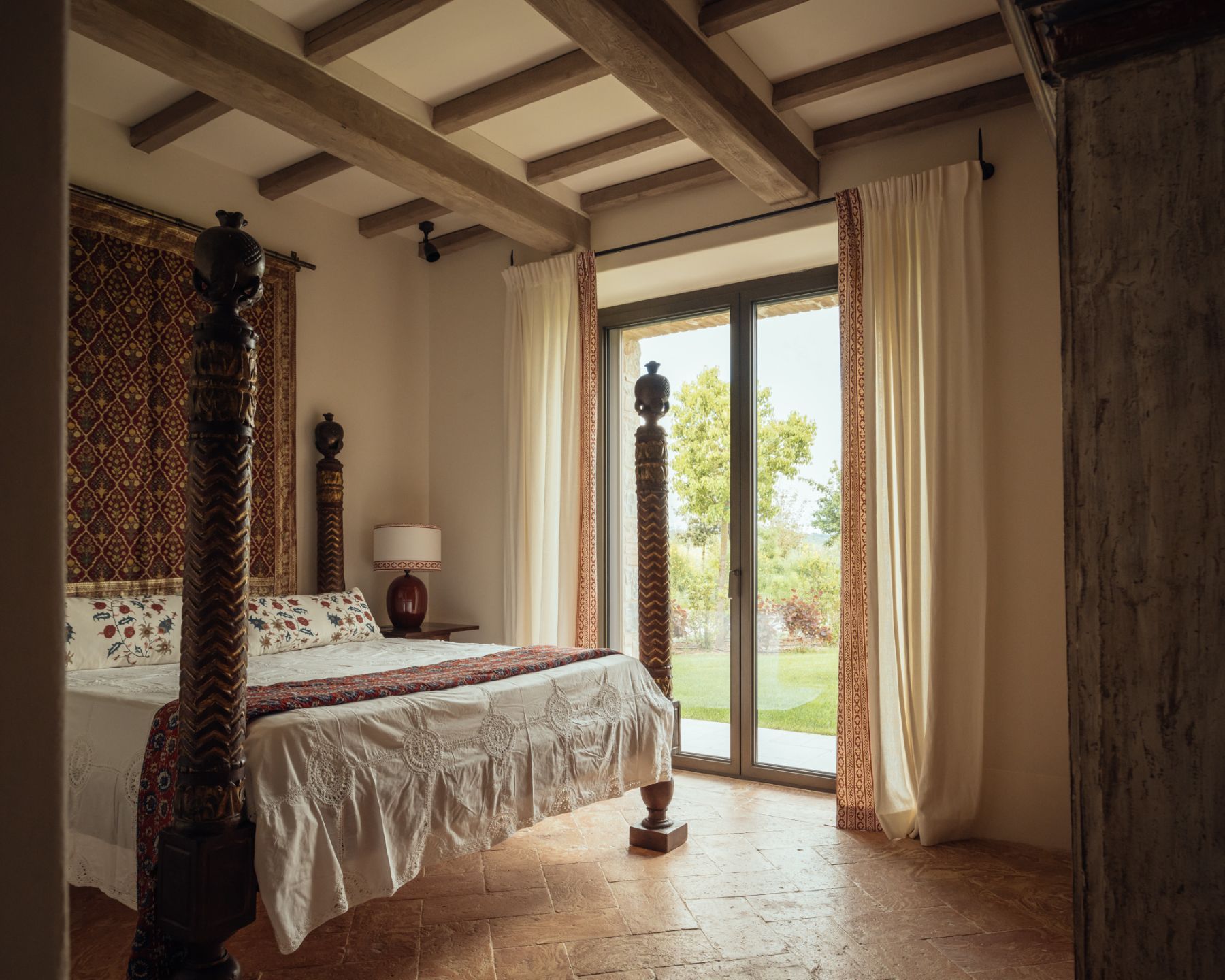 Poster bed at Villa Roccamare in Tuscany