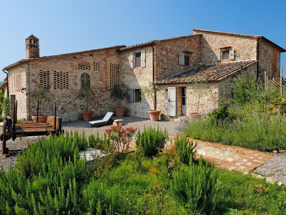 Exterior of Villa San Barberino, Tuscany