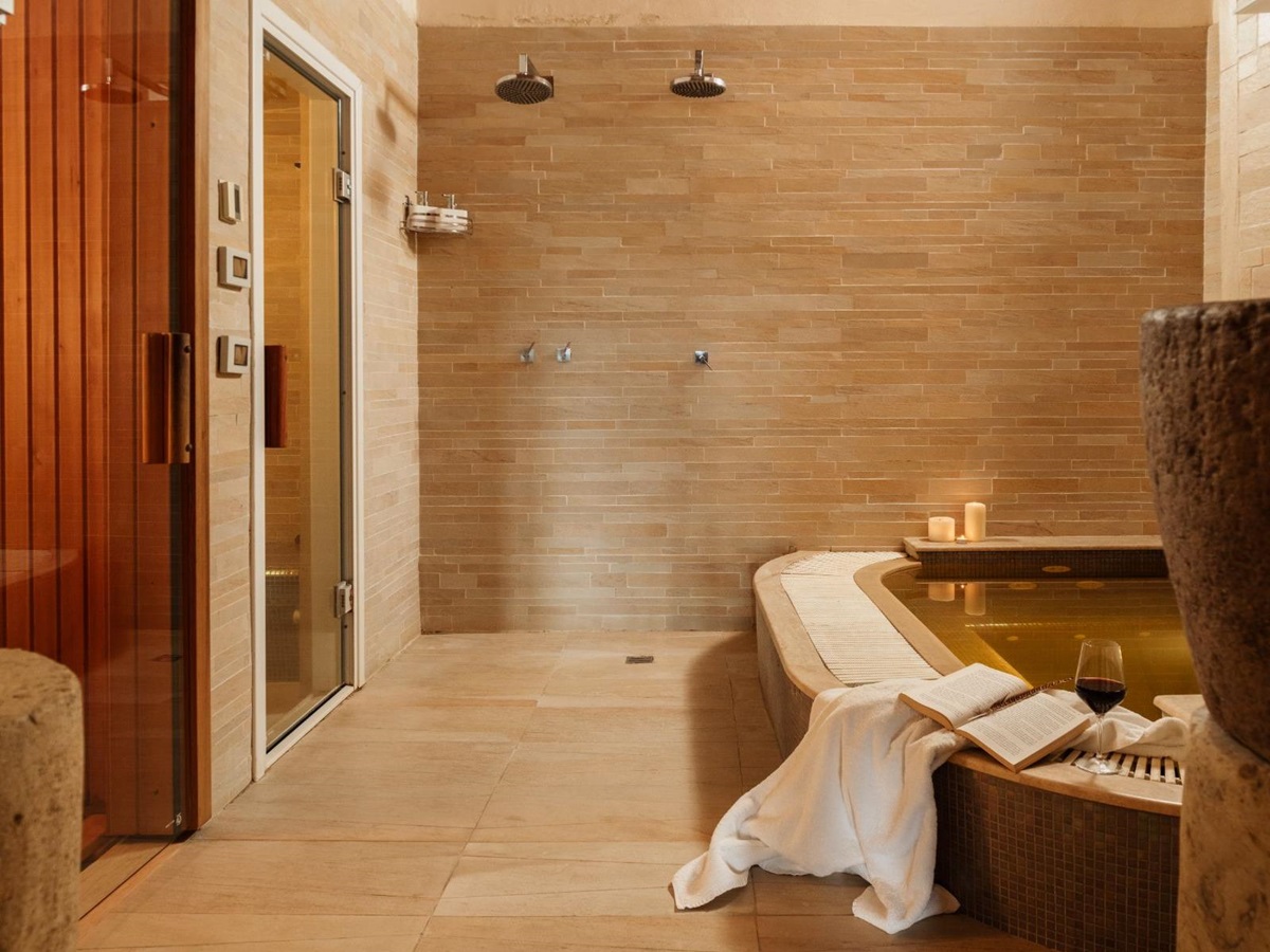 Indoor Spa with a sauna and jacuzzi at Villa San Barberino in Tuscany