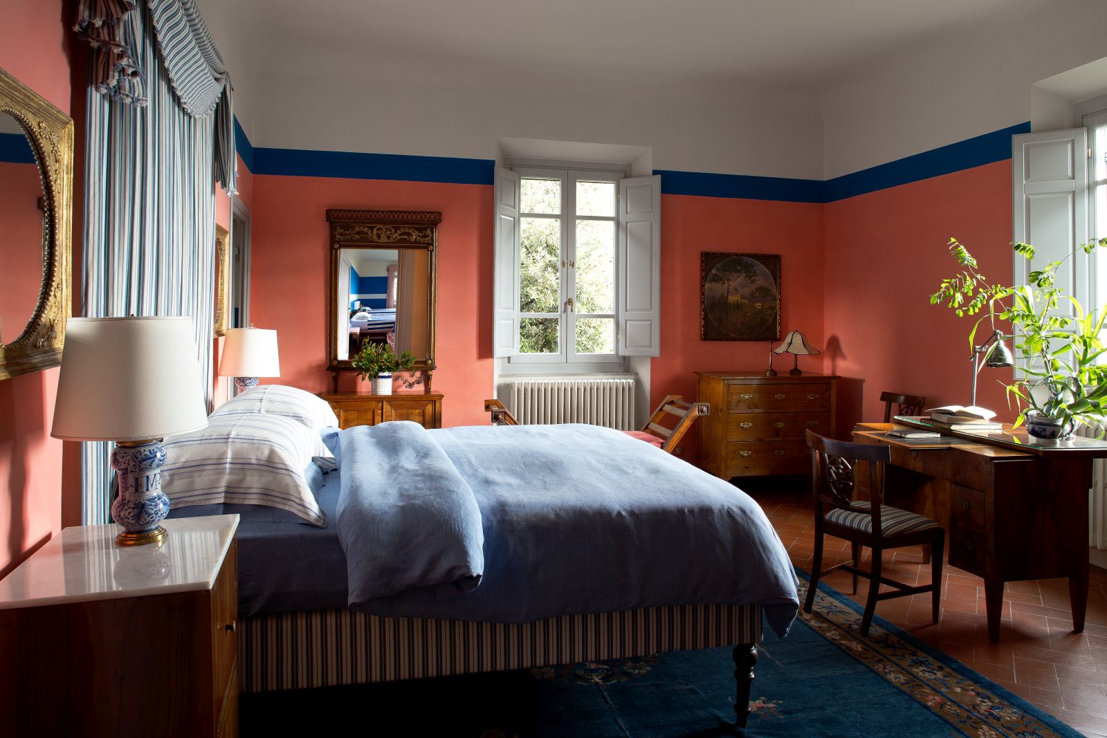 BLue double bedroom of Villa San Morello, Tuscany