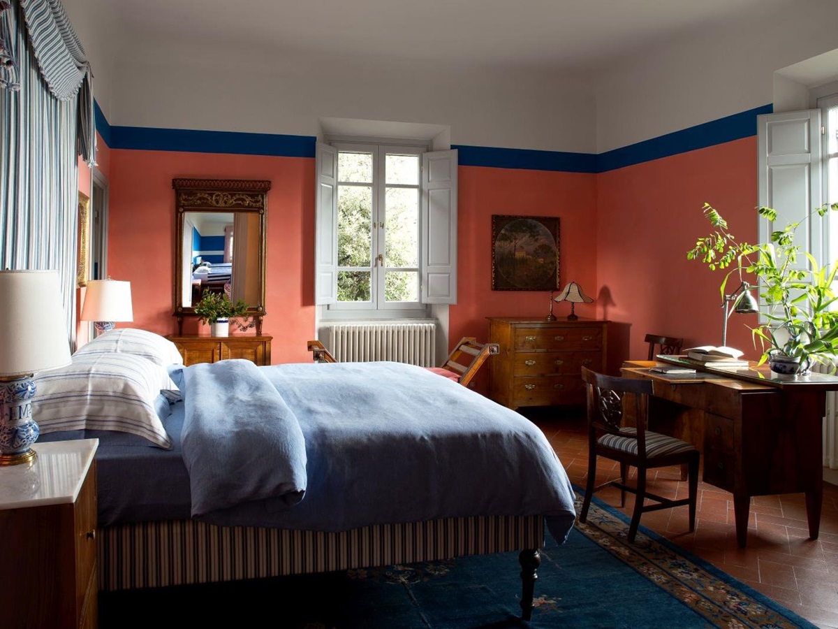 BLue double bedroom of Villa San Morello, Tuscany