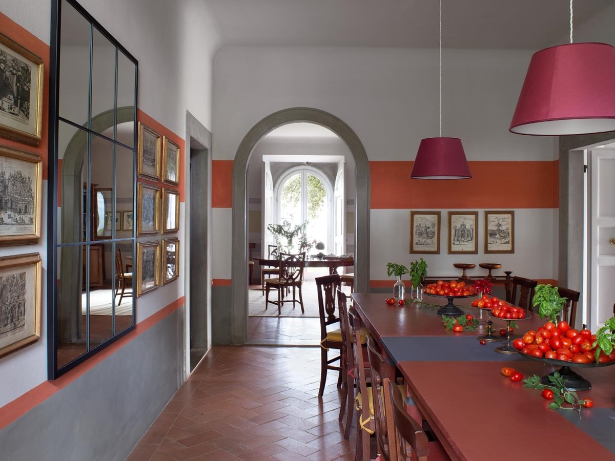 Dining room with long table at San Morello in Tuscany