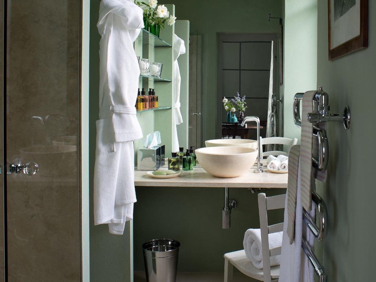 A third bathroom at Villa San Morello.
