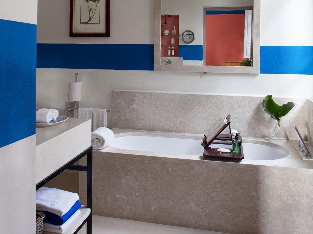 A second bathroom at Villa San Morello.