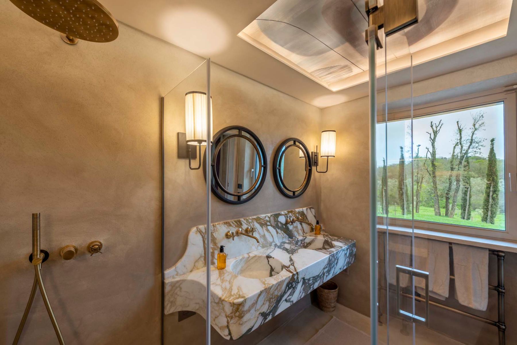 Shower room with marble sinks at Villa Tenerezza in Tuscany