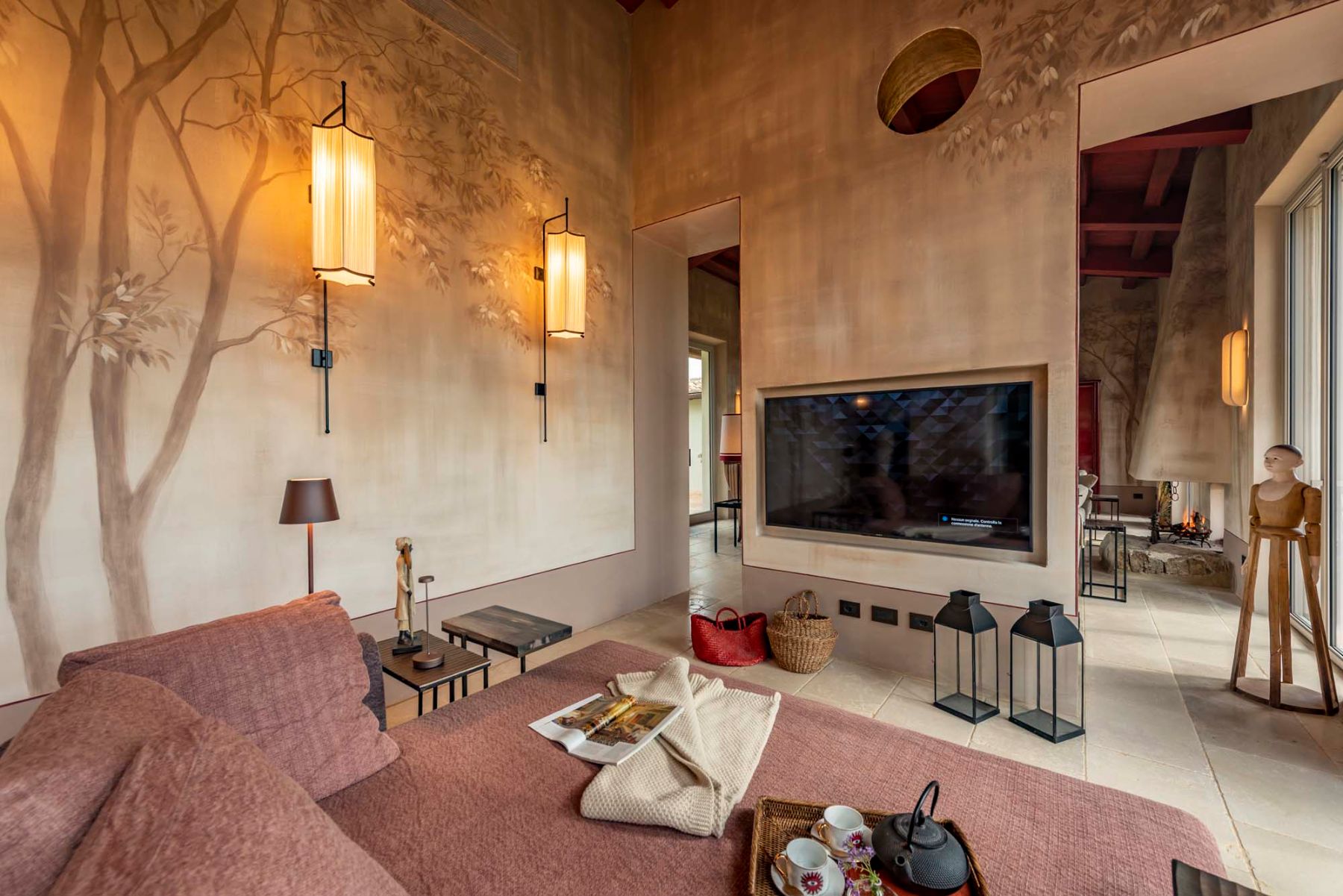 TV lounge at Villa Tenerezza in Tuscany