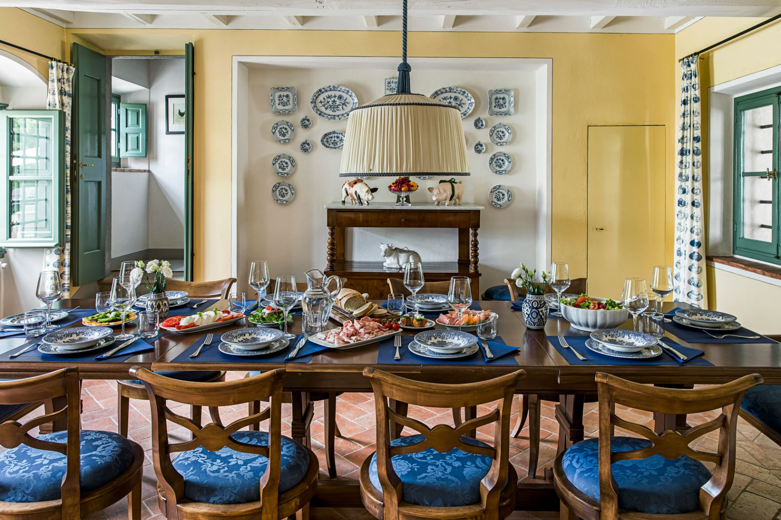 Villa-Tuori-Italy-Tuscany-Dining-Table