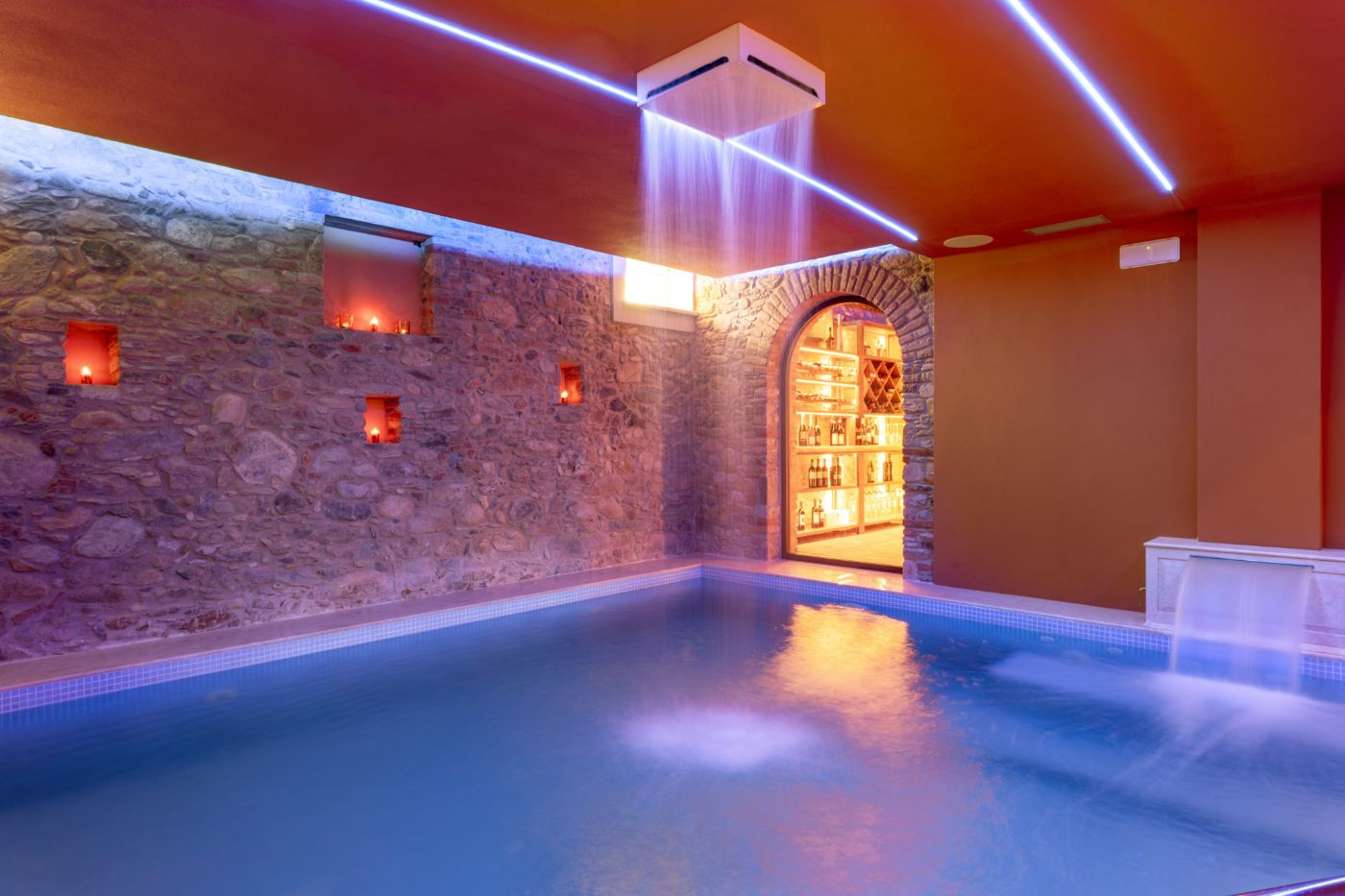 The indoor swimming pool at Villa Vorno.