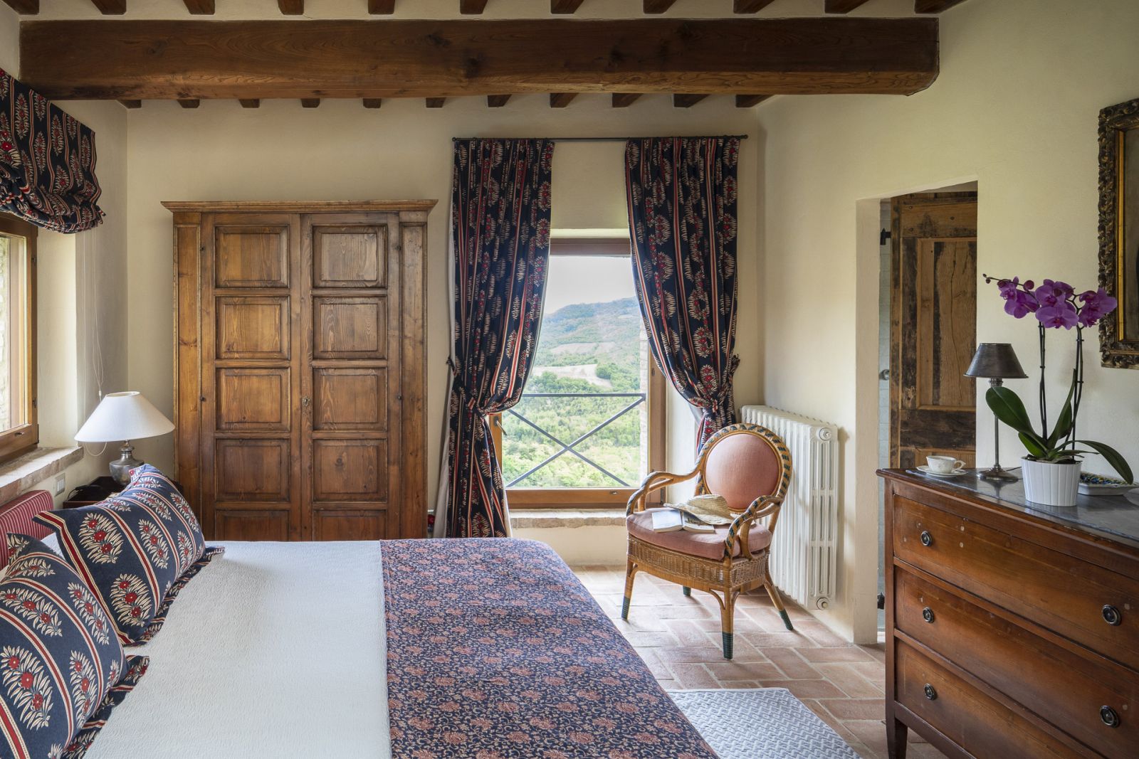 Bedroom interior at Bel Canto, Umbria 