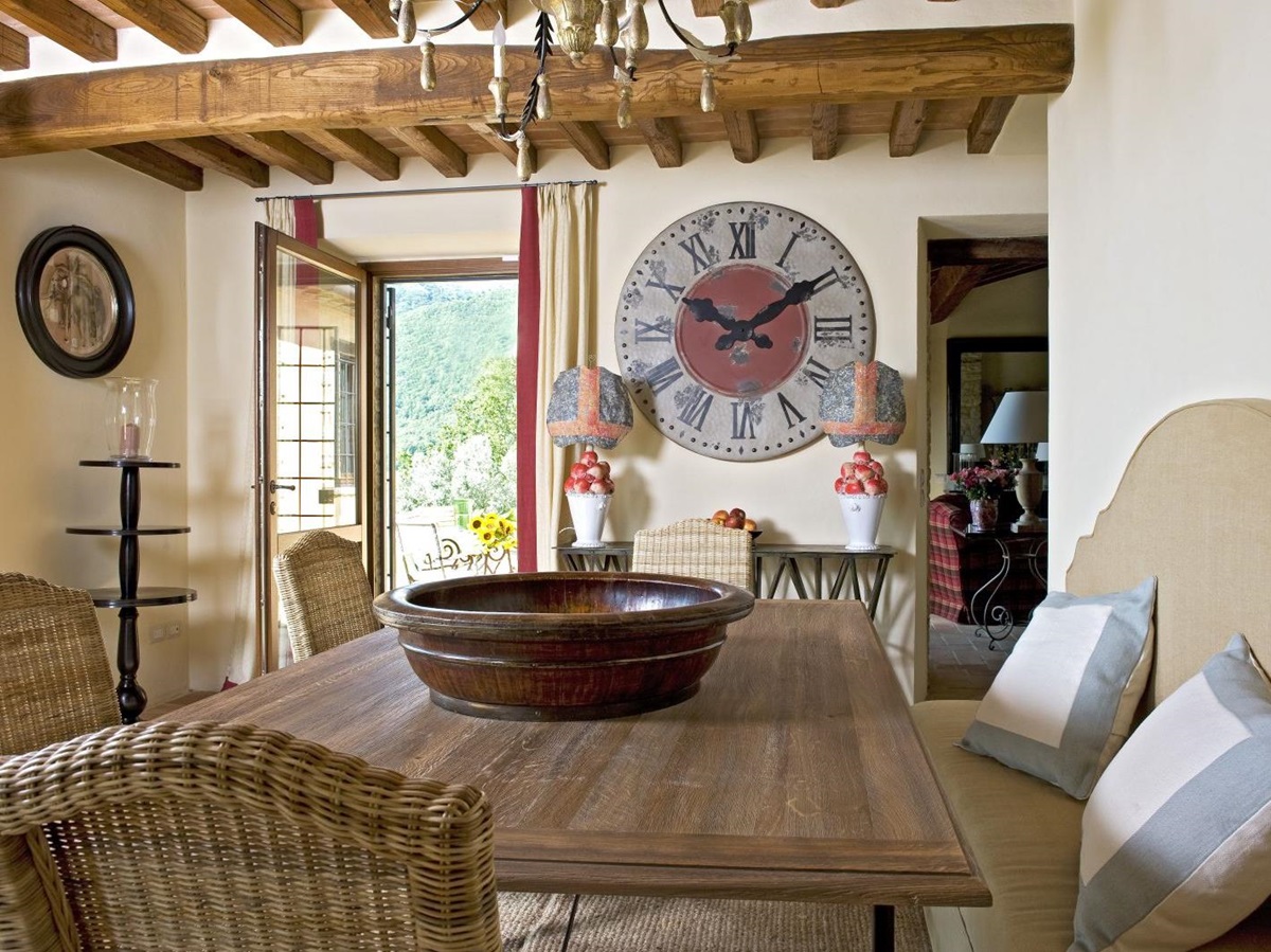 Dining table at Bel Canto, Umbria