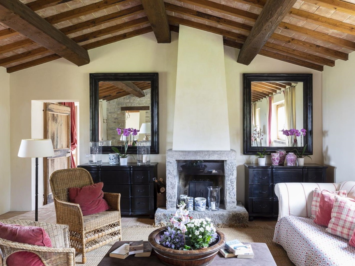 Sitting room at Bel Canto, Umbria
