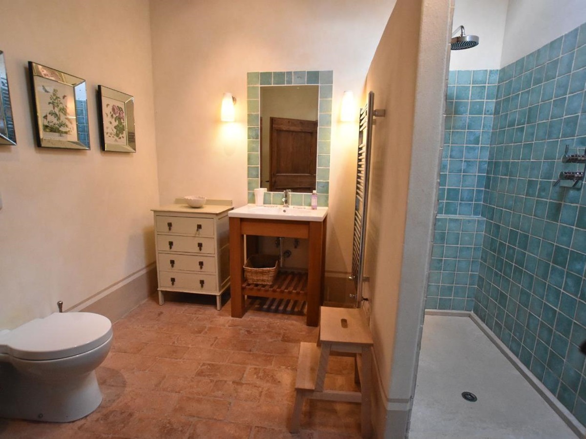 A bathroom at Villa il Falco.
