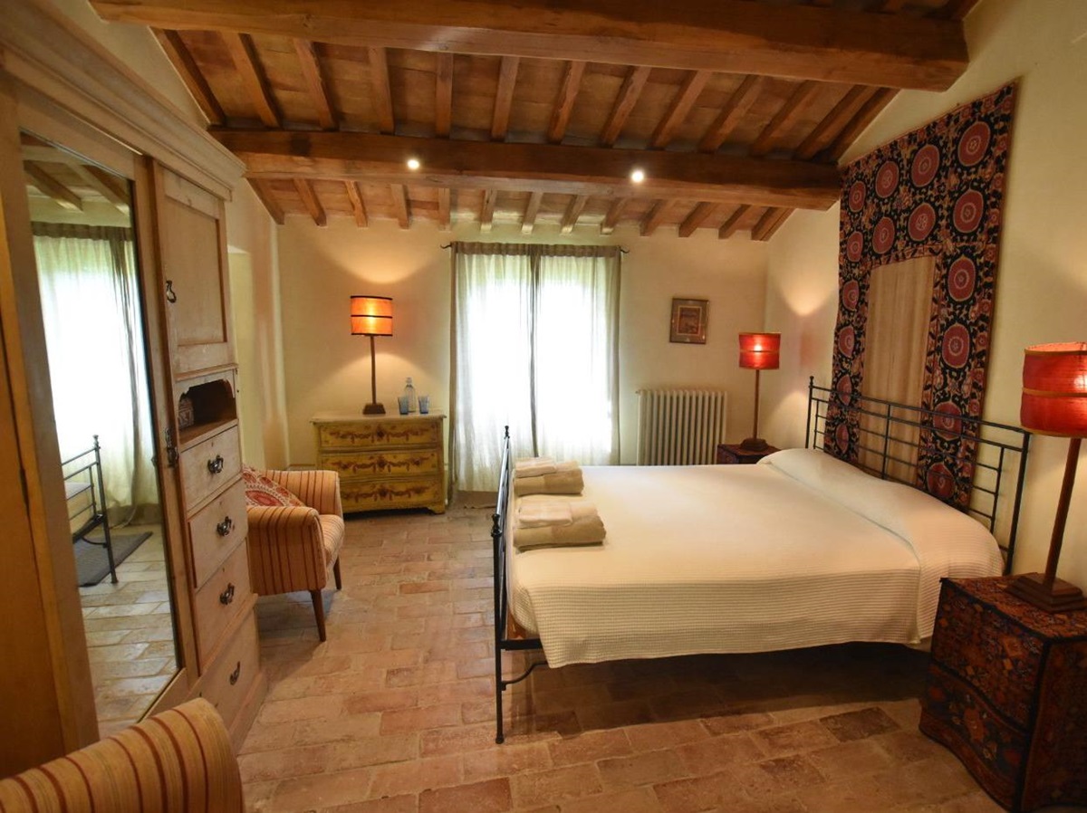 A double bedroom at Villa il Falco.
