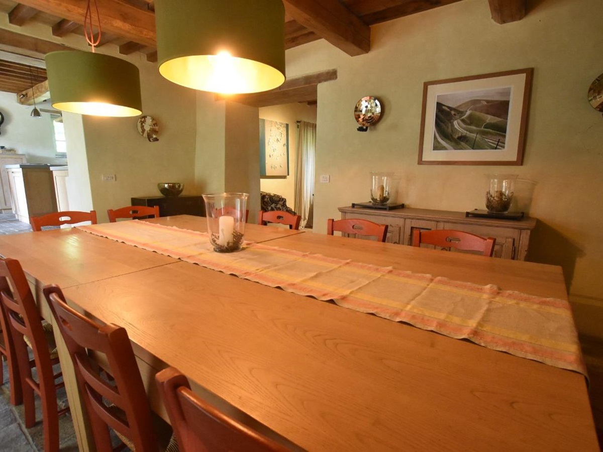 The dining area at Villa il Falco.