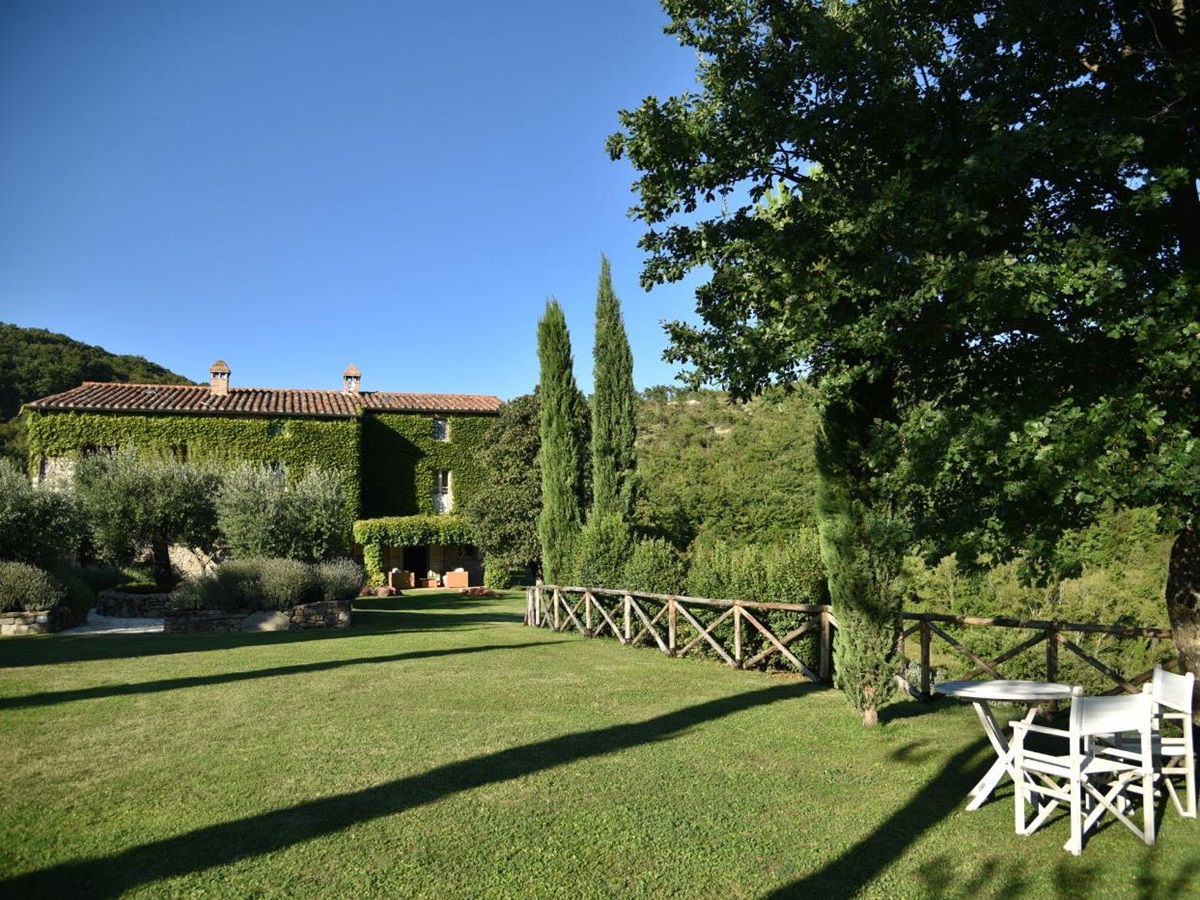 The grounds at Villa il Falco.