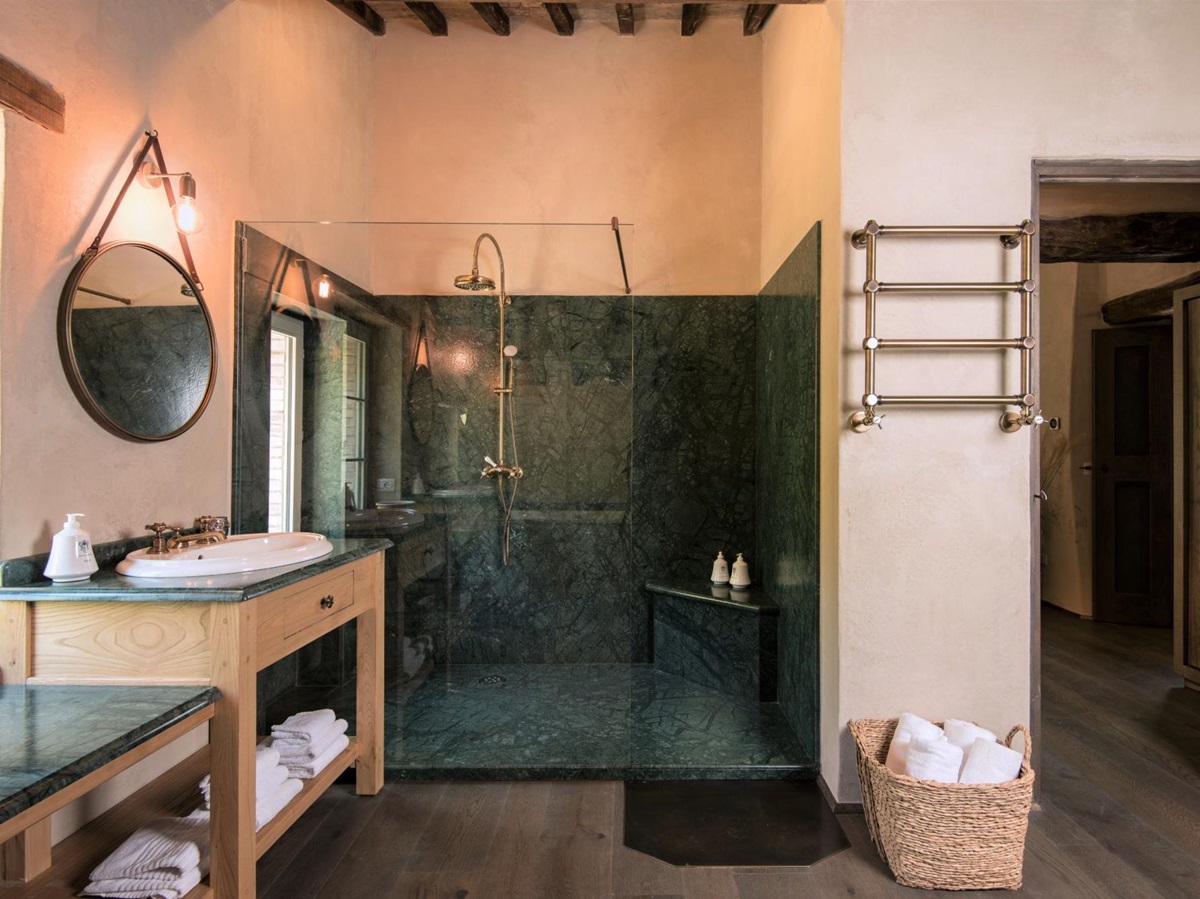 Bathroom with shower at Il Molino