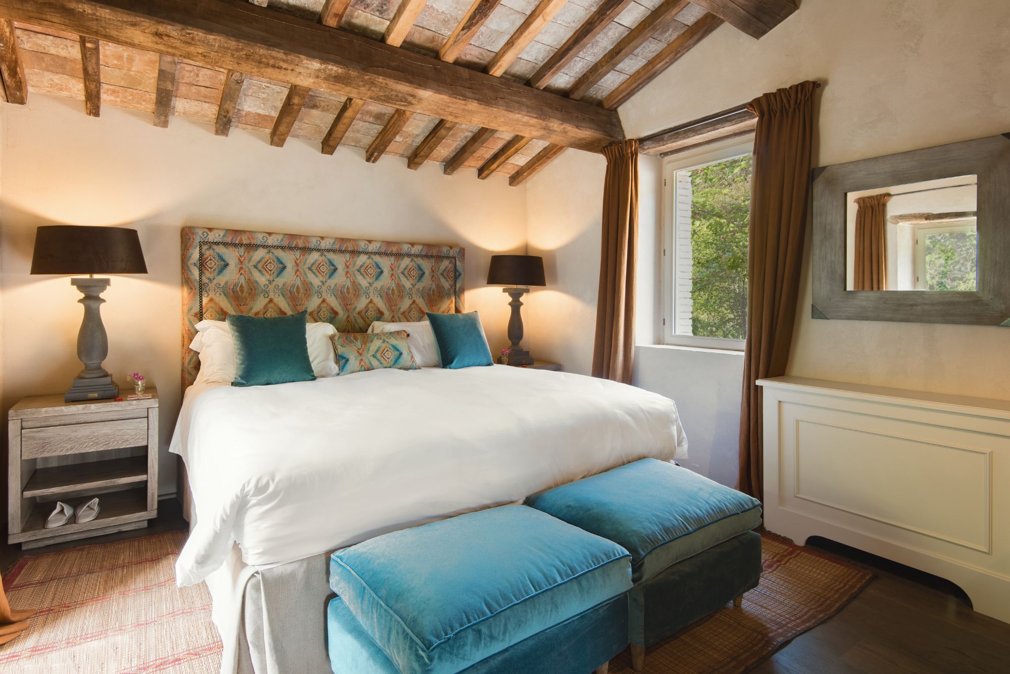 Bedroom with king size bed at Il Molino