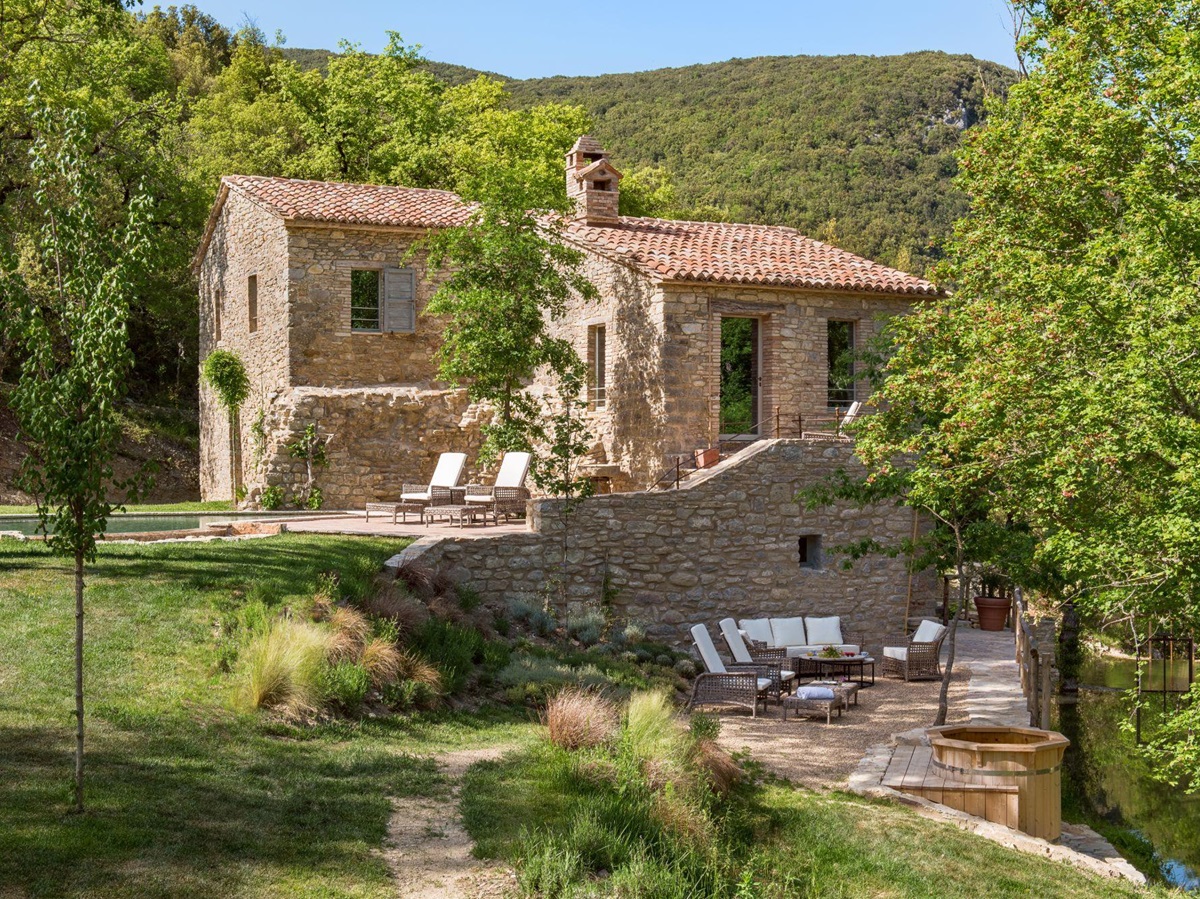 Exterior view of Il Molino