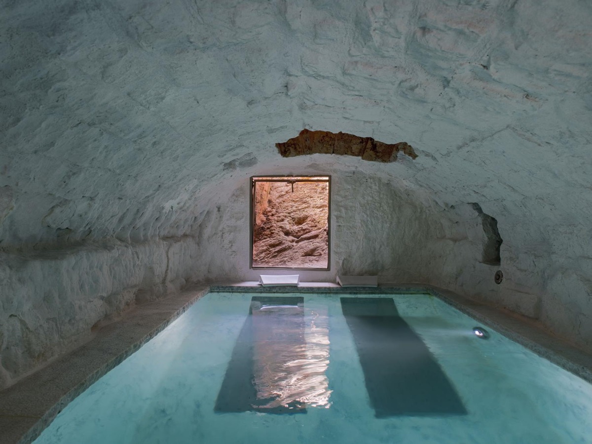 Indoor pool at Il Molino