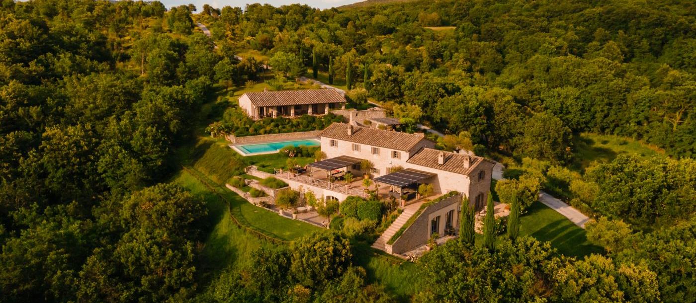 The stunning exterior and surrounding grounds of La Cascinale.